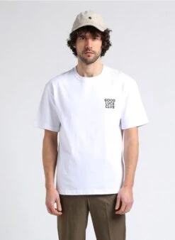 Samsoe Samsoe GOOD LUCK - Ruimvallend, Katoenen T-shirt Met Zeefdruk | Wit 10 Samsoe Samsoe GOOD LUCK - Ruimvallend, Katoenen T-shirt Met Zeefdruk | Wit -Havaianas Shop 4016787