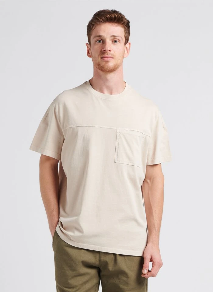 Ikks Regular-fit, Katoenen T-shirt Met Ronde Hals | Beige 4 Ikks Regular-fit, Katoenen T-shirt Met Ronde Hals | Beige - Afbeelding 2