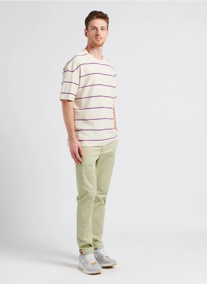 Samsoe Samsoe DINO - Gestreept T-shirt Van Biologische Katoenmix | Beige 6 Samsoe Samsoe DINO - Gestreept T-shirt Van Biologische Katoenmix | Beige - Afbeelding 4